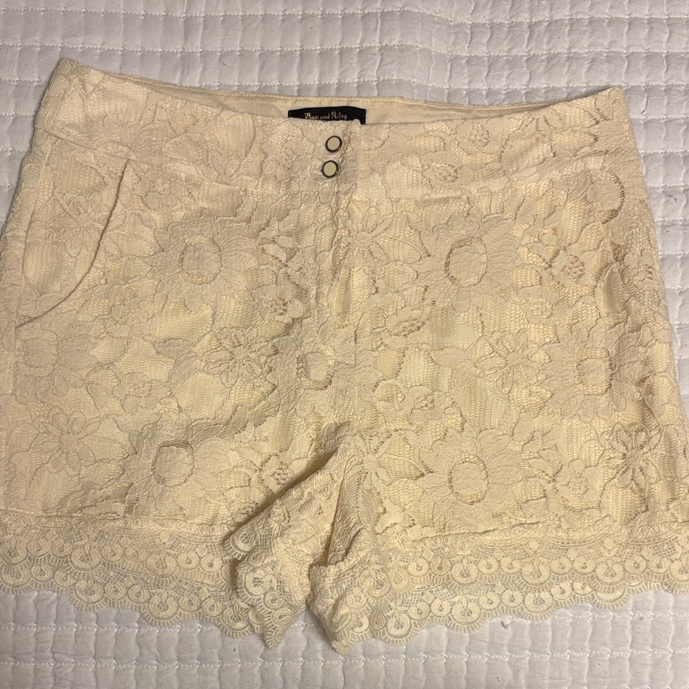 Marc and Riley Cream Lace Women Shorts, Size Large